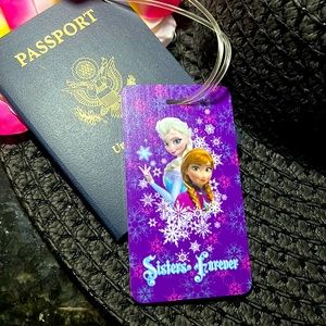 Last one! Disney’s Frozen “Sisters Forever” luggage tag